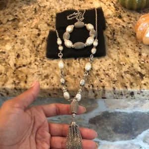 Sliver/pearl white tone Necklace and Bracelet set